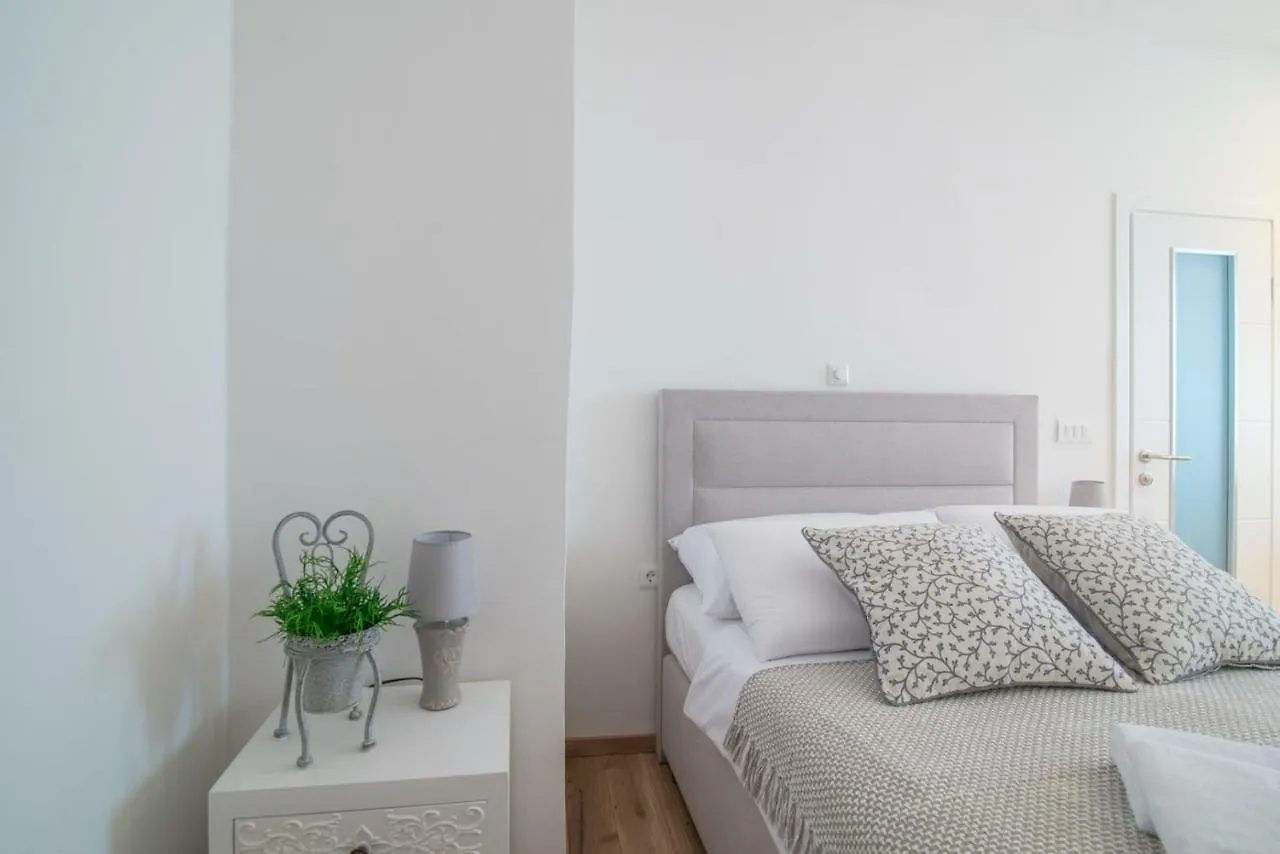 Leona Deluxe Apartments Croatia