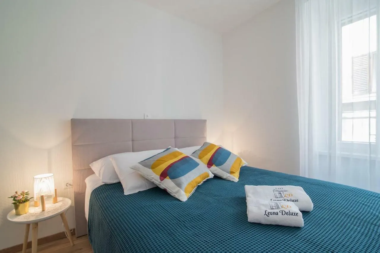 Leona Deluxe Apartments