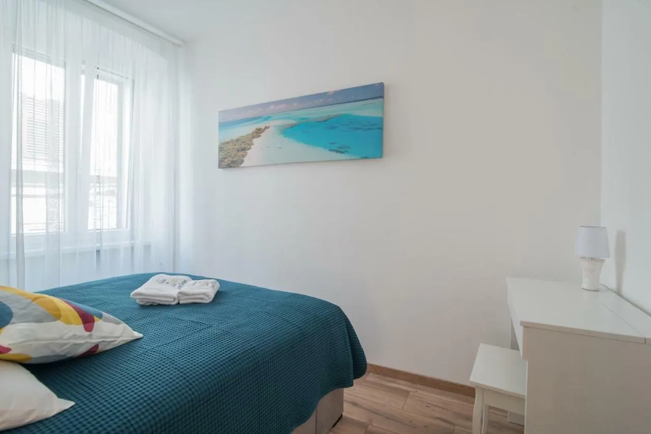 Leona Deluxe Apartments Pula 4*,  Croatia